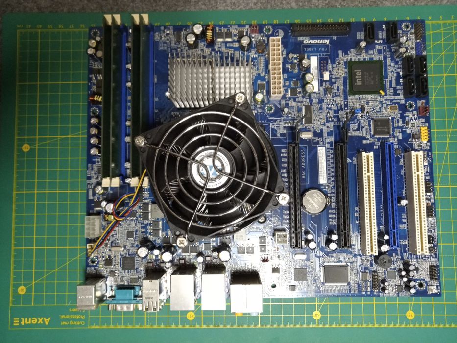 Профессиональная Рабочая станция Lenovo ThinkStation S10 (по запчастям