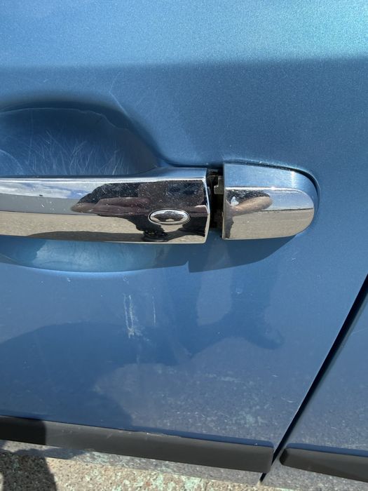 Nissan Leaf  запас хода 90 км(eco)