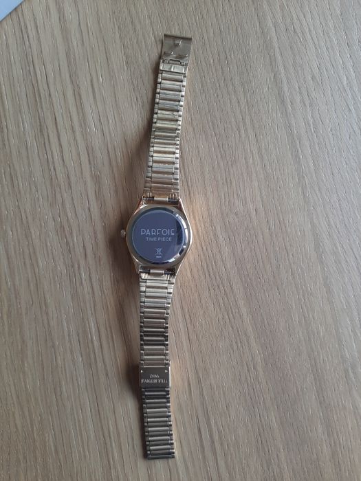 Relógio dourado Parfois