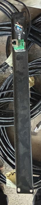 Vendo painel com fica powercon e ficha de rede