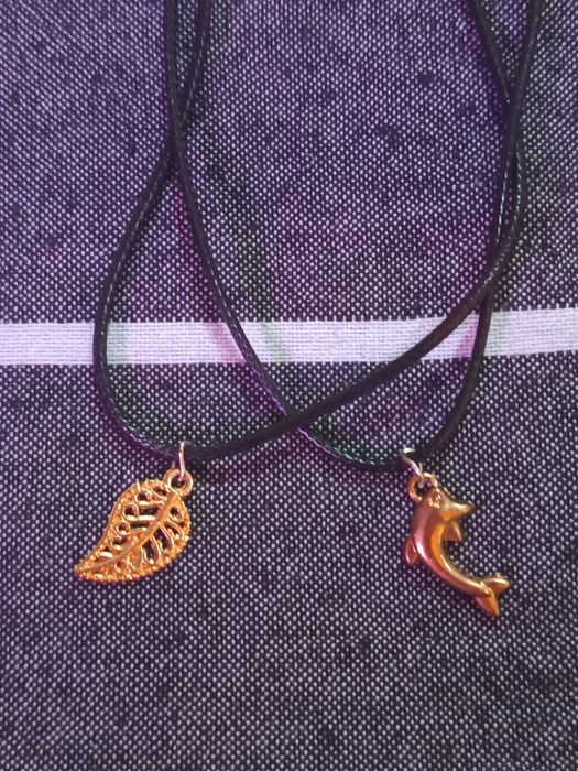 2 Colares Folha e Golfinho - Ref.: B-24
