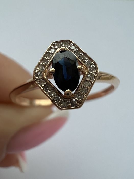 Золотое кольцо с бриллиантами и сапфиром р.18 красное золото 585 проба