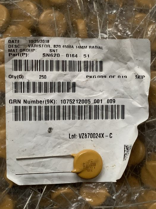 VARISTOR. 820 4500A 14MM RADIAL 250шт.