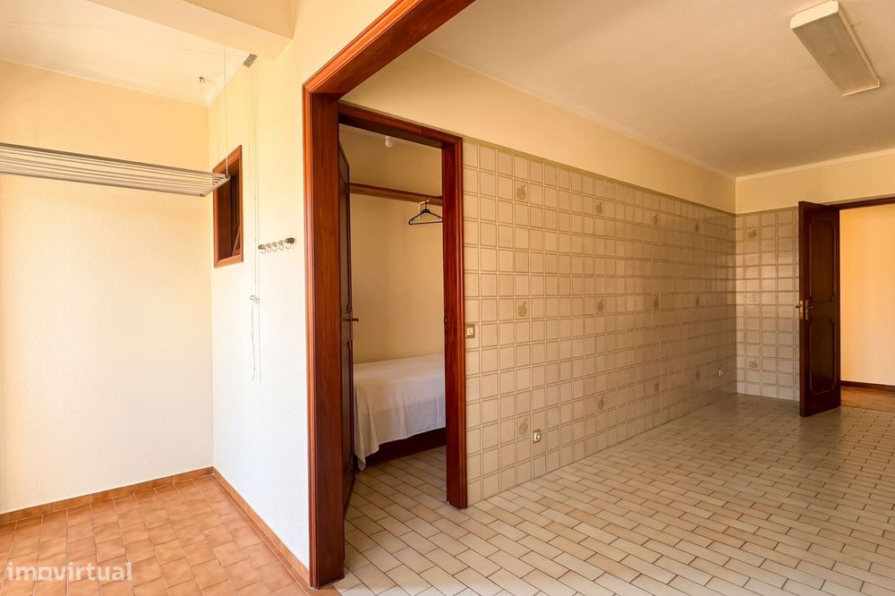 Apartamento T2 em Anadia com Garagem
