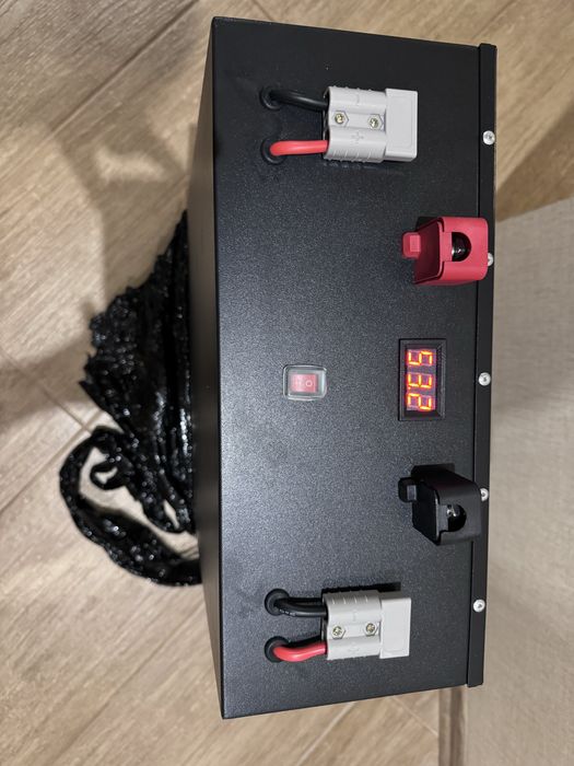 Комплект Інвертор та Акумулятор з зарядним пристроєм LiFePo4 48В 100А