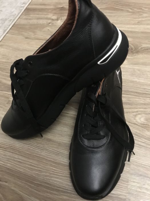 Кросівки 44 розмір 29 см