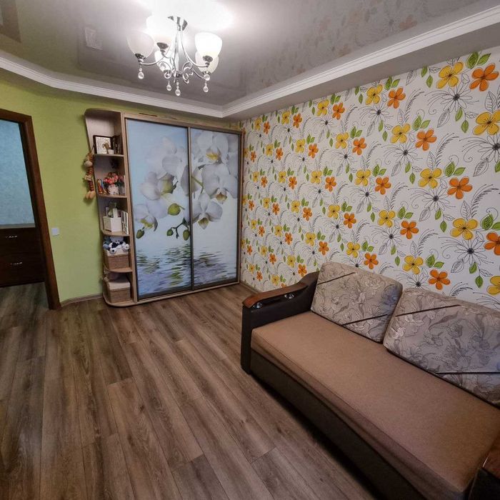 Продам 3к Парус Коммунар Свежий  ремонт !