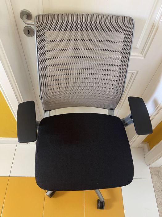 Cadeira Escritório Secretária Steelcase Think V2