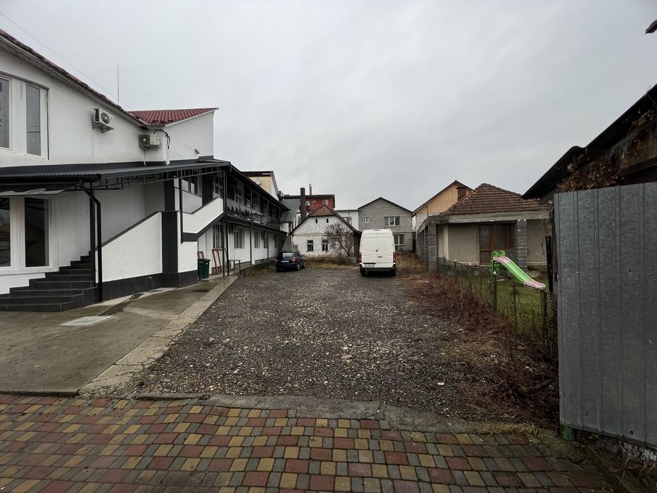 Продам будинок із земельною ділянкою в центрі Іршави