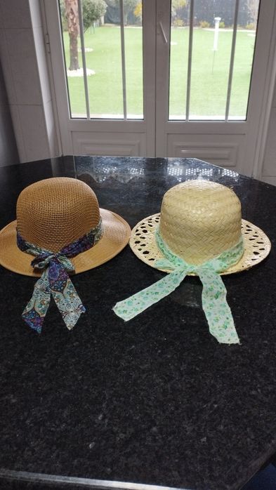 Chapéus novos, com feitio na frente em forma de pála