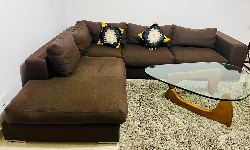 Sofá de Design BoConcept (L) + Mesa de Apoio em Madeira