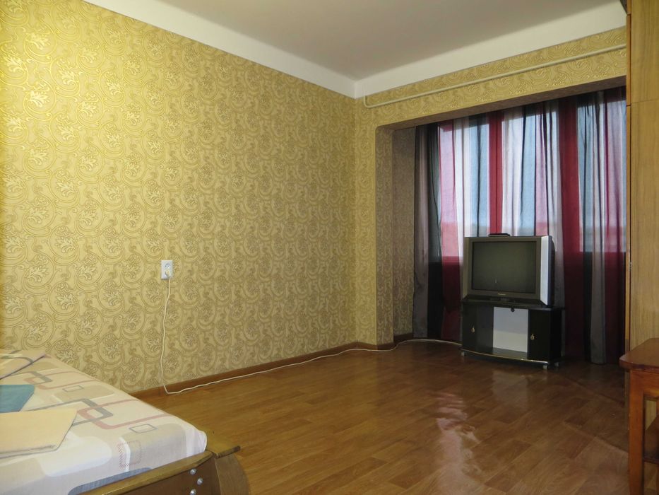 ст. метро "Героев Днепра"- 1 мин. ТЦ «Oasis». проспект Оболонский - 43