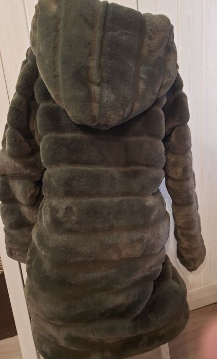 Шуба оливковая с капюшоном