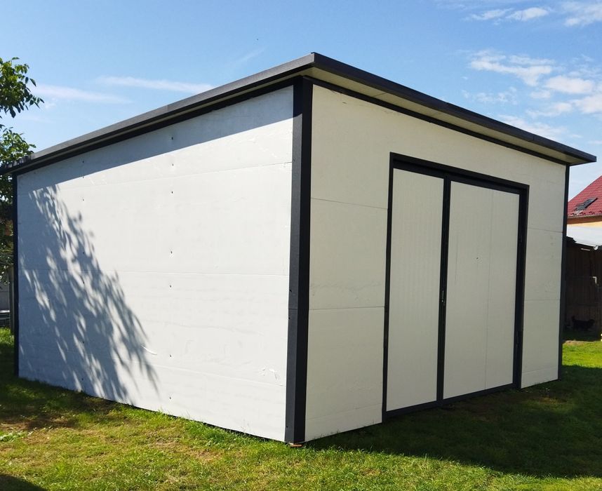 Garaż, magazyn z płyt warstwowych 5,8 x 5,7m. H-3,2m.