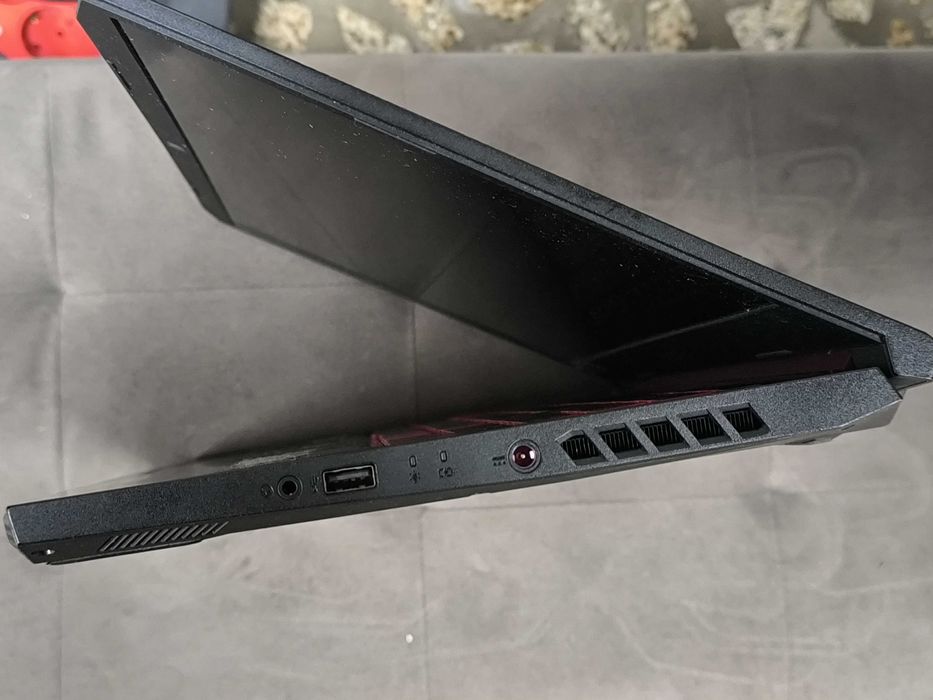 Acer Nitro 5 usado GTx 1050 8gb Ram 512 GB SSD