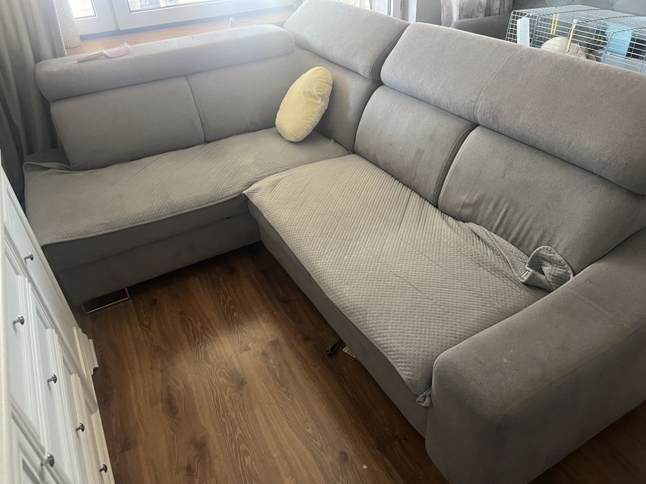 Naroznik szary do pokoju