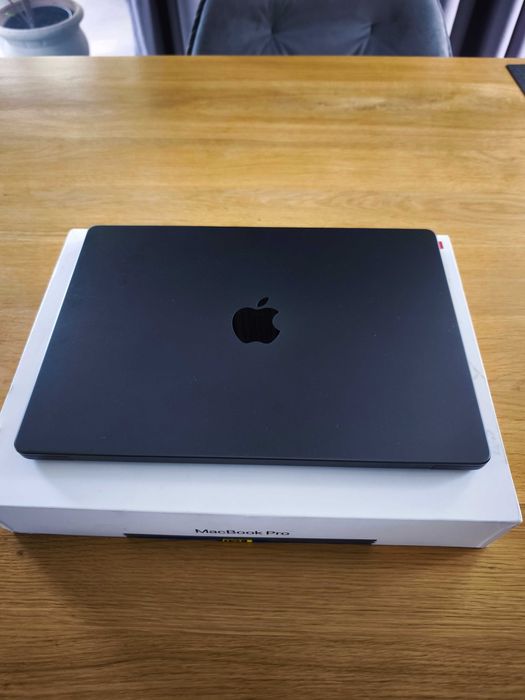 Macbook Pro 14' 3M 18GB 512 SDD