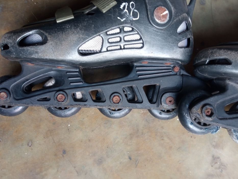 Продам одним лотом ролики взрослые 43 + 38 + защита