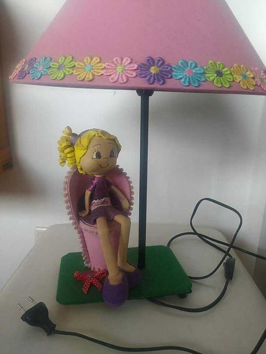 Candeeiro quatro criança