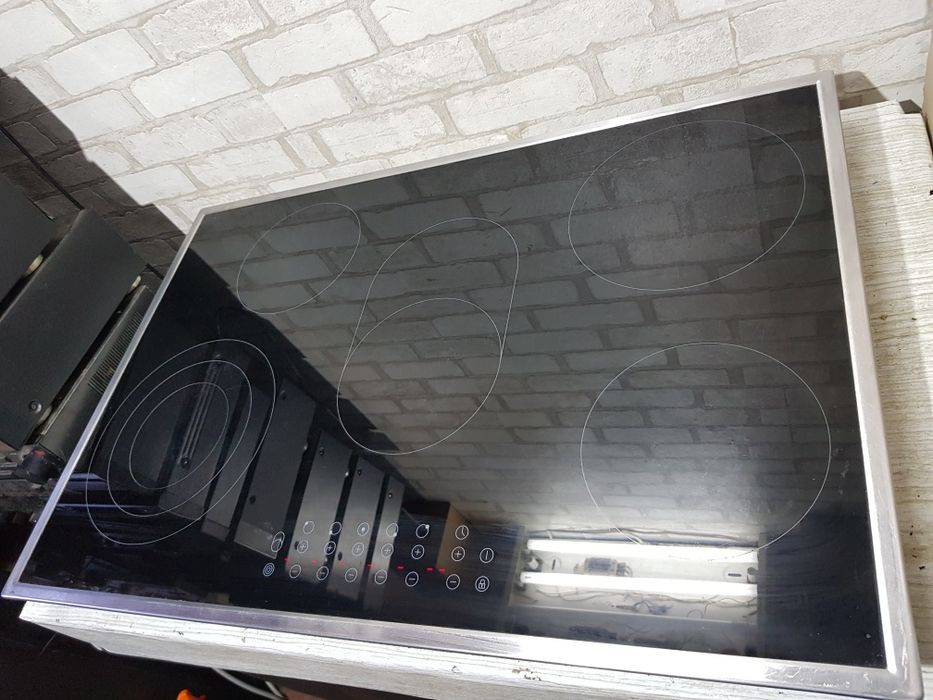 Варильна поверхння/варочная поверхность PKM EB-C5-3KBTC б/у