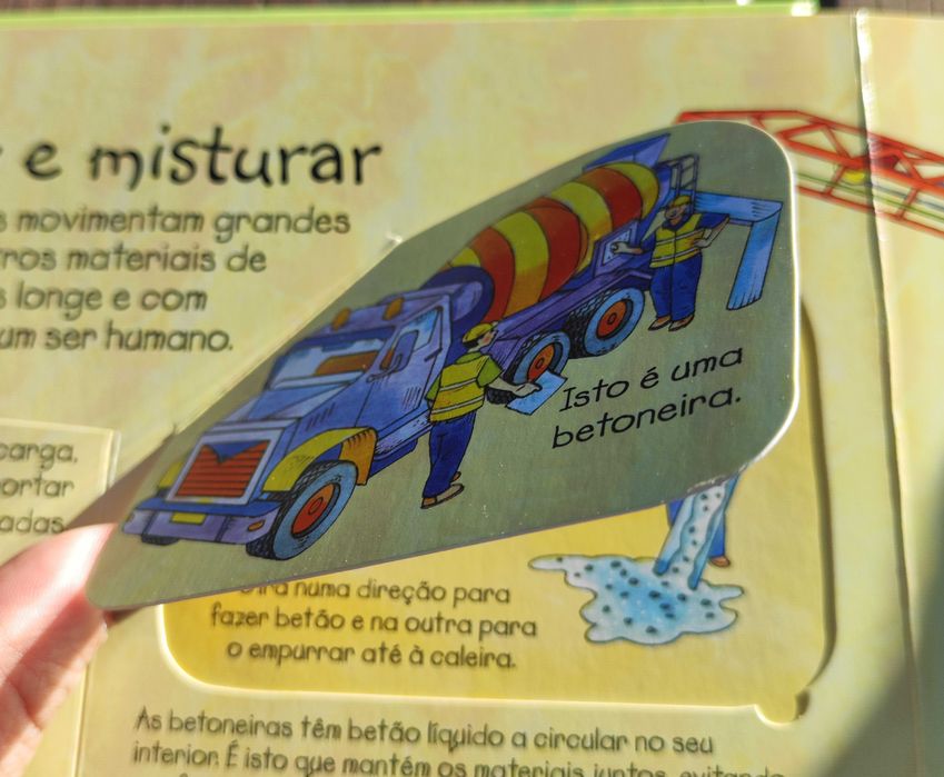 Livro da Coleção Espreita "Como funcionam as coisas"