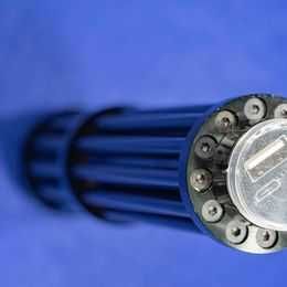 Laser azul de alta potência 5000mw com carregamento por USB.
