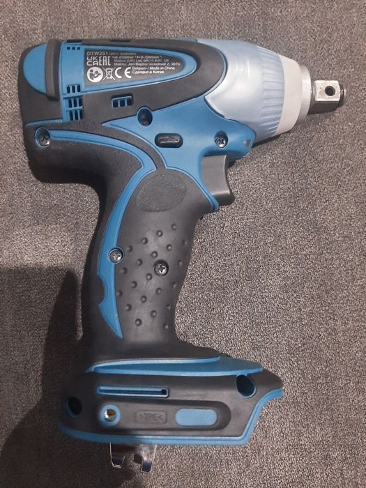 Klucz udarowy Makita DTW 251 RTJ
