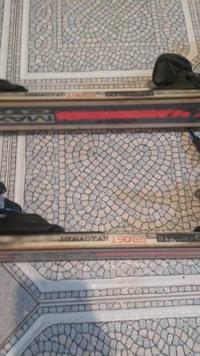 Narty zjazdowe Dynastar