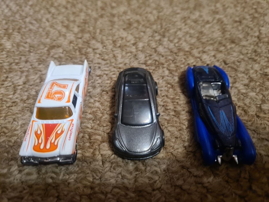 Модельки машинок