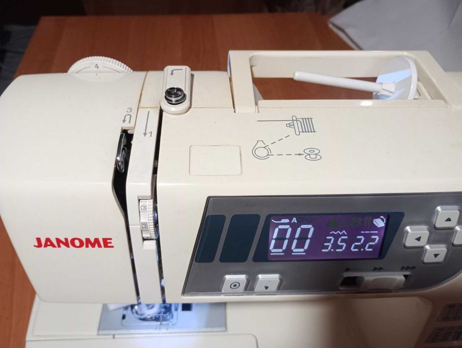 Швейна машина JANOME DC 360