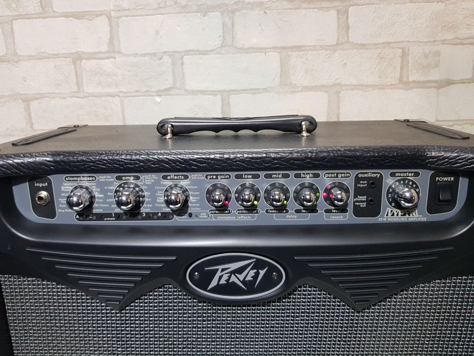 30ВтКомбопідсилювач/комбоусилитель Peavey/Line б/у з Німеччини