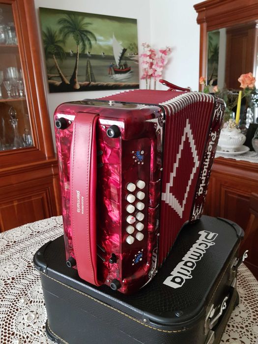 Concertina Piermaria como nova á quarta voz com registos em FÁ Lá Ré