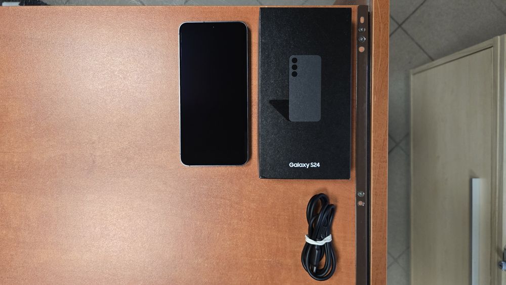 Samsung Galaxy S24 5G Dual Sim 128GB/8GB RAM czarny, stan bdb, gwarancja