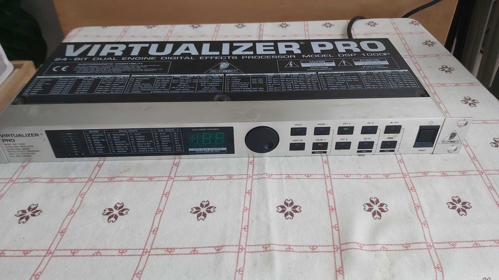 Behringer Virtualizer Pro DSP 1000P processador de efeitos digitais