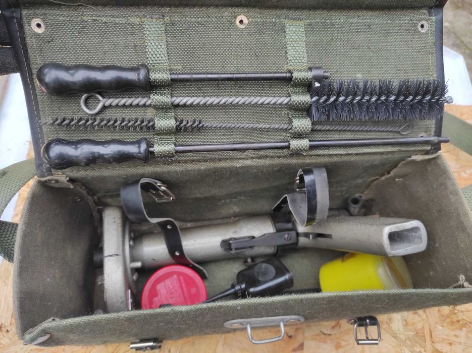 Osadzacz do Kołków GROM Wifama Tapicerski StaraKołkownica PRL