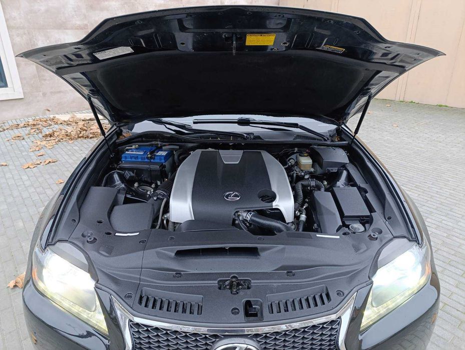 Lexus GS 350 2014 року 3.5 л. /бензин