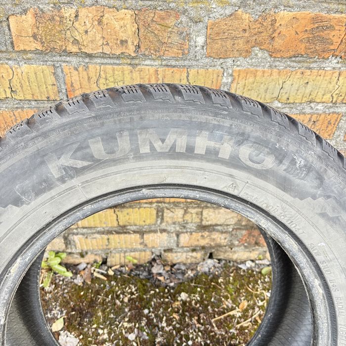 Шини зимові Kumho I'Zen KW22 235/60 R16