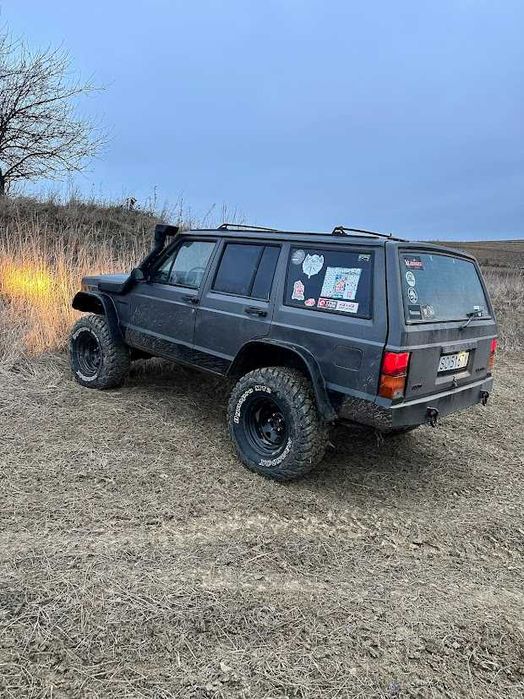 Jeep Cherokee Xj 4.0 bez rdzy, offroad, w pełni sprawny zamiana