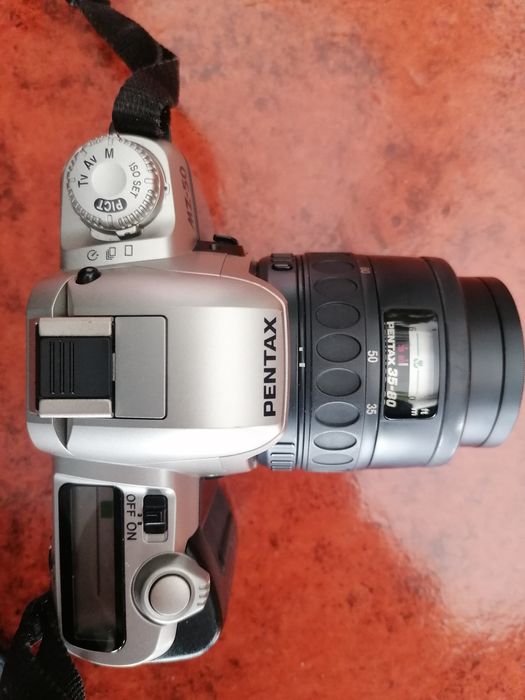 Máquina fotográfica Pentax MZ-50