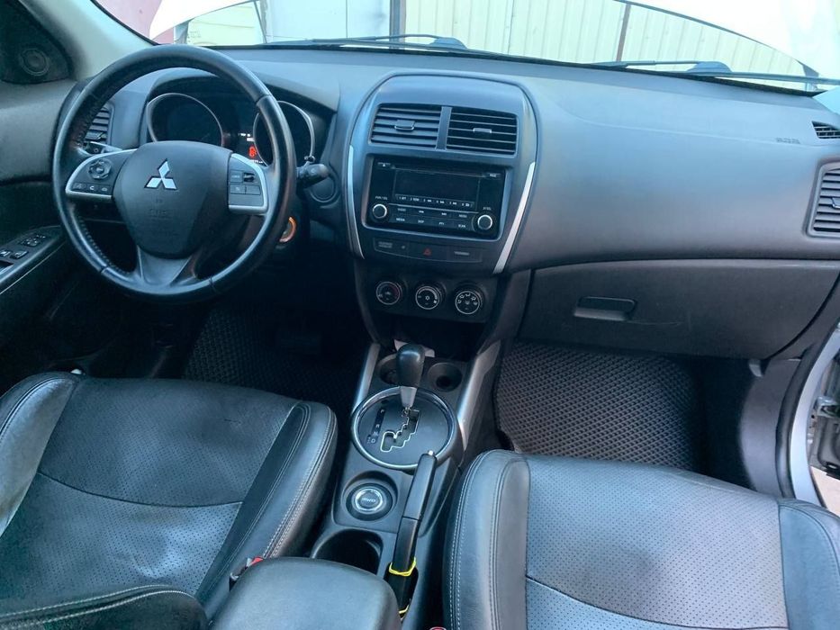 Mitsubishi outlander sport.