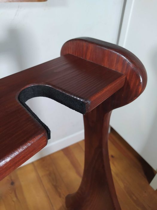 Ręcznie wykonany stojak/statyw na 3 gitary –  drewno sosnowe