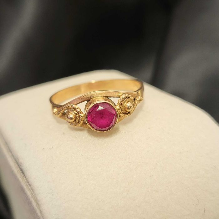 złoty pierścionek  próba 585