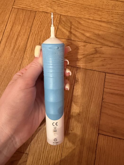 Зубная щетка електрическая Oral-be