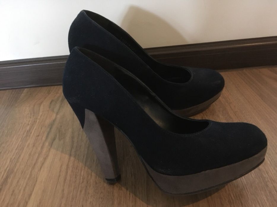 Buty na obcasie