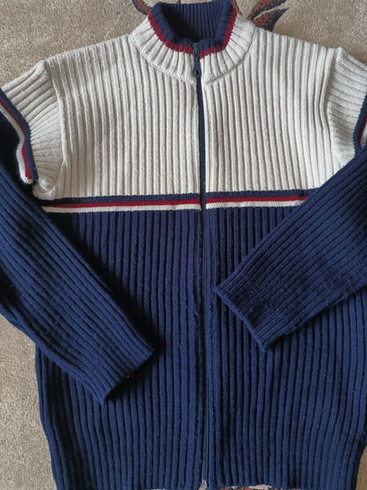 Rozsuwany sweter chłopięcy r. 152