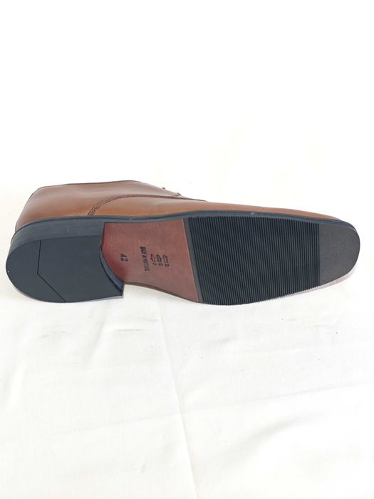 Sapato Homem Couro Preto ou Castanho - Vários Tamanhos - Novos