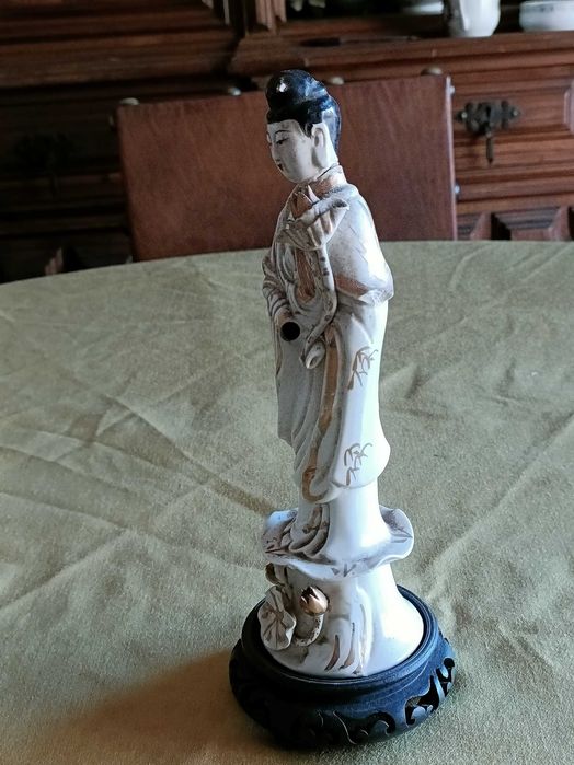 Deusa chinesa KUAN YIN, porcelana