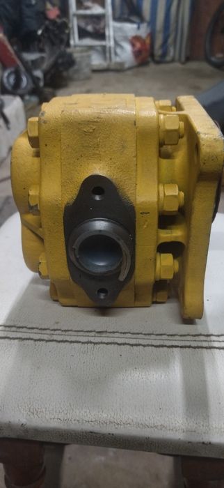 Масляный насос высокого давления на komatsu
