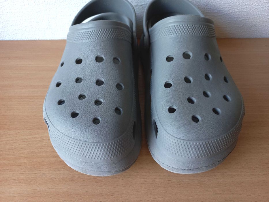 Класні крокси шльопанці crocs м6w8/38-39р. устілка 25,2 см.