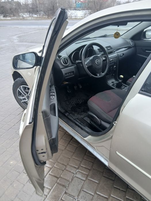 Продам авто Мазда 3